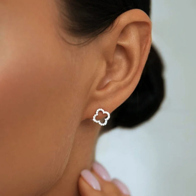 New Fashion Leaf Hollow Zircon Stud Earrings for Women Elegant Niche Triple Flower Earrings Party Jewelry Gift