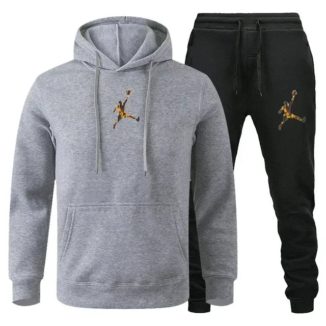 A 2-piece men's outdoor fitness sportswear set featuring a hooded long-sleeved sweatshirt, pullover and casual pants for autumn