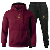 A 2-piece men's outdoor fitness sportswear set featuring a hooded long-sleeved sweatshirt, pullover and casual pants for autumn