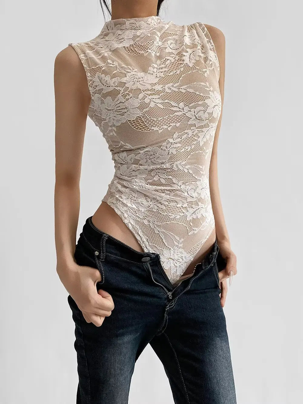 2025 Women's Summer Elegant Beige Black Sleeveless Lace Bodysuits Lady Luxury High Quality Street Bodycon Rompers Jumpsuits Tops