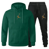 A 2-piece men's outdoor fitness sportswear set featuring a hooded long-sleeved sweatshirt, pullover and casual pants for autumn