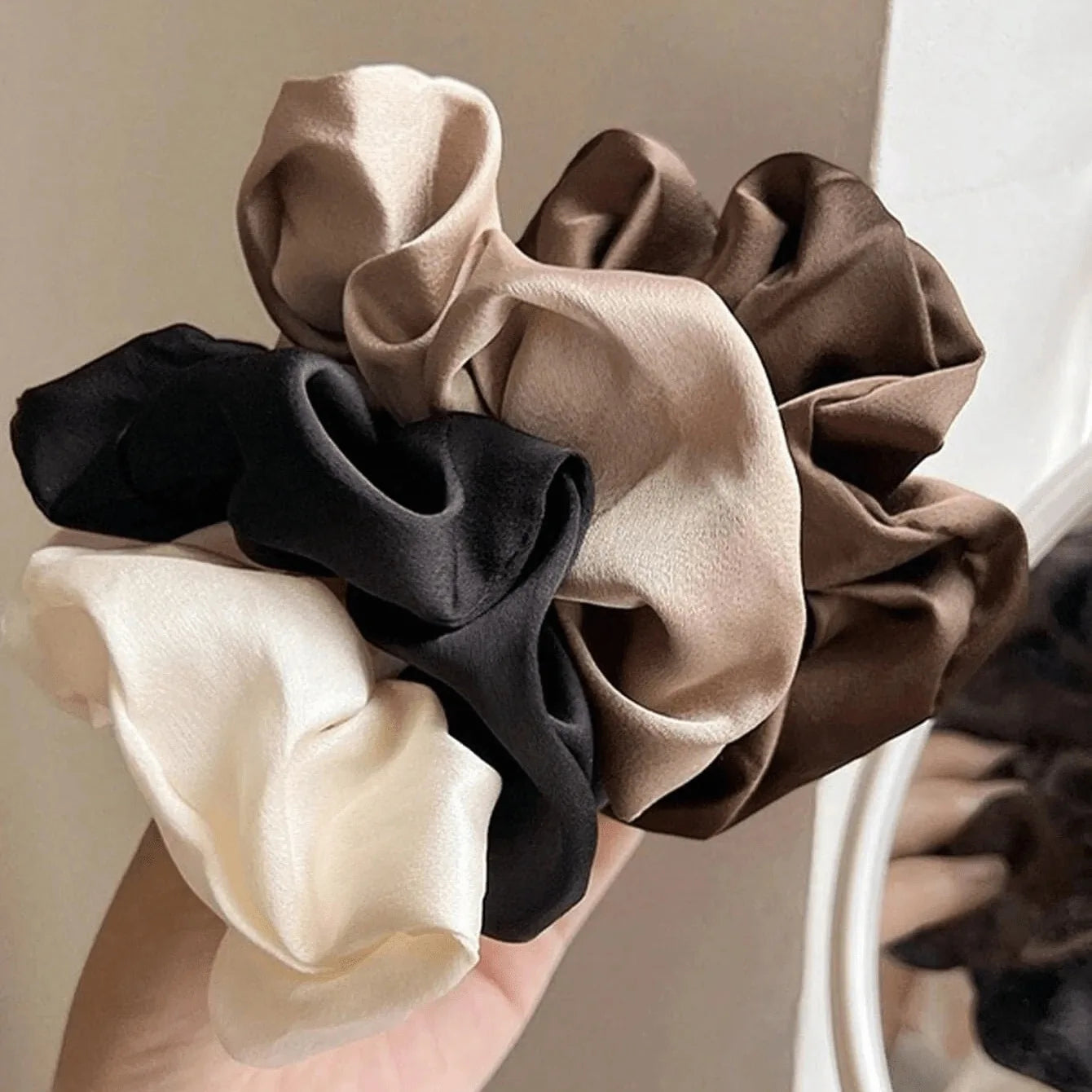 5pcs Retro Real Silk Large Scrunchies - Premium Hair Bands for Women, Suitable for Top Knots, Hair-friendly Hair Ties