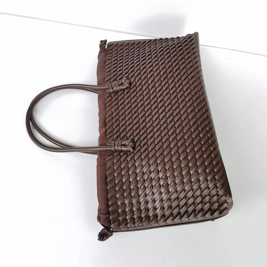 new niche commuting woven hand-held shoulder bag, fashionable and versatile, super large capacity tote bag