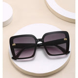 New Hot Sale Fashion Men's Rectangular Letter Design Retro Sun Glasses UV400 Brand Sunglasses Women's Square Classic Large Frame