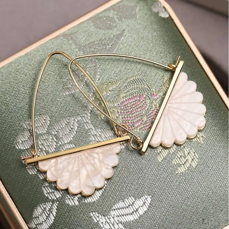 Huitan Special Sector Drop Earrings Fresh Style Party Elegant Wedding Engagement Gold Color Noble Accessories Metal Lady Jewelry