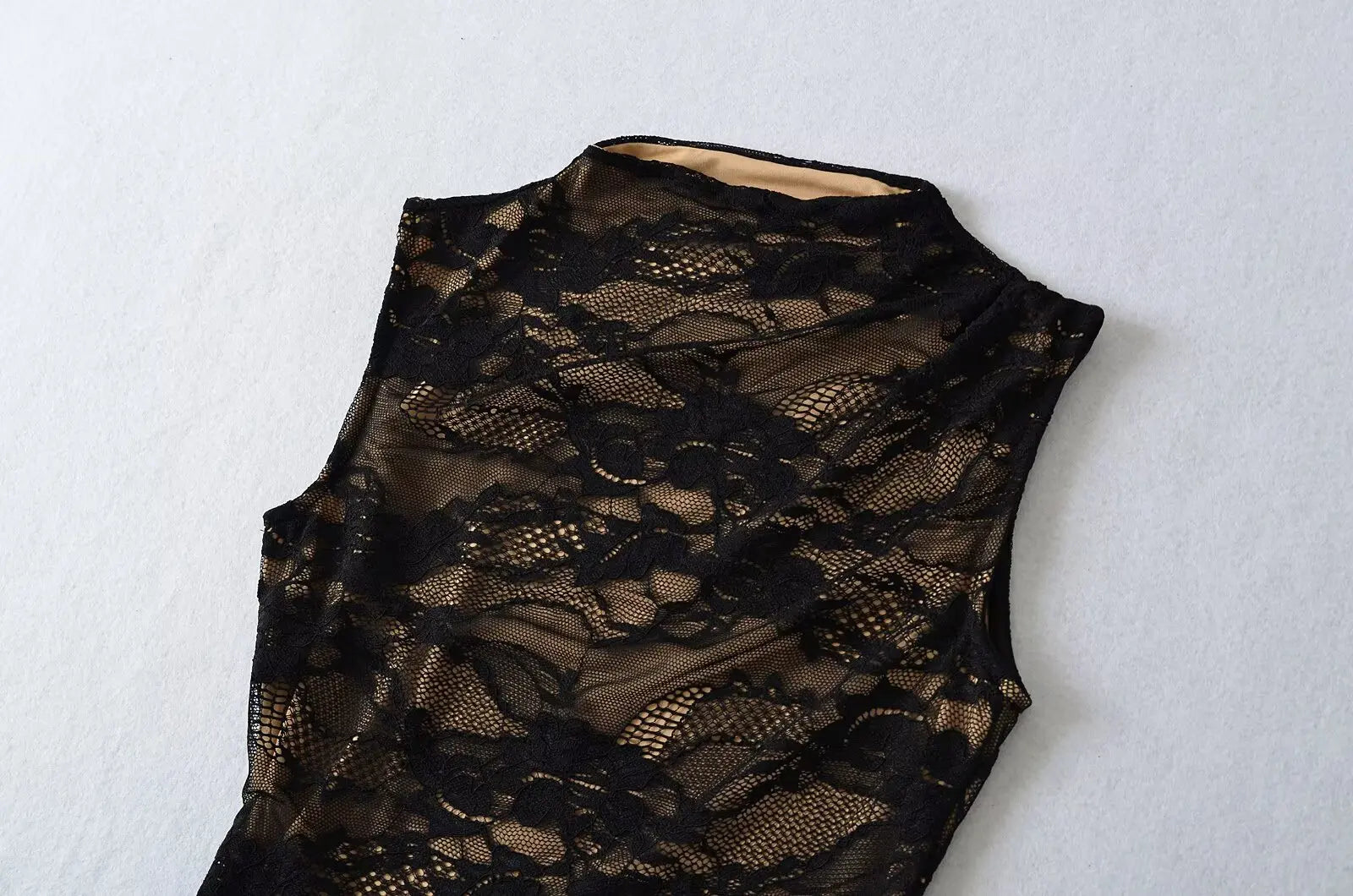 2025 Women's Summer Elegant Beige Black Sleeveless Lace Bodysuits Lady Luxury High Quality Street Bodycon Rompers Jumpsuits Tops
