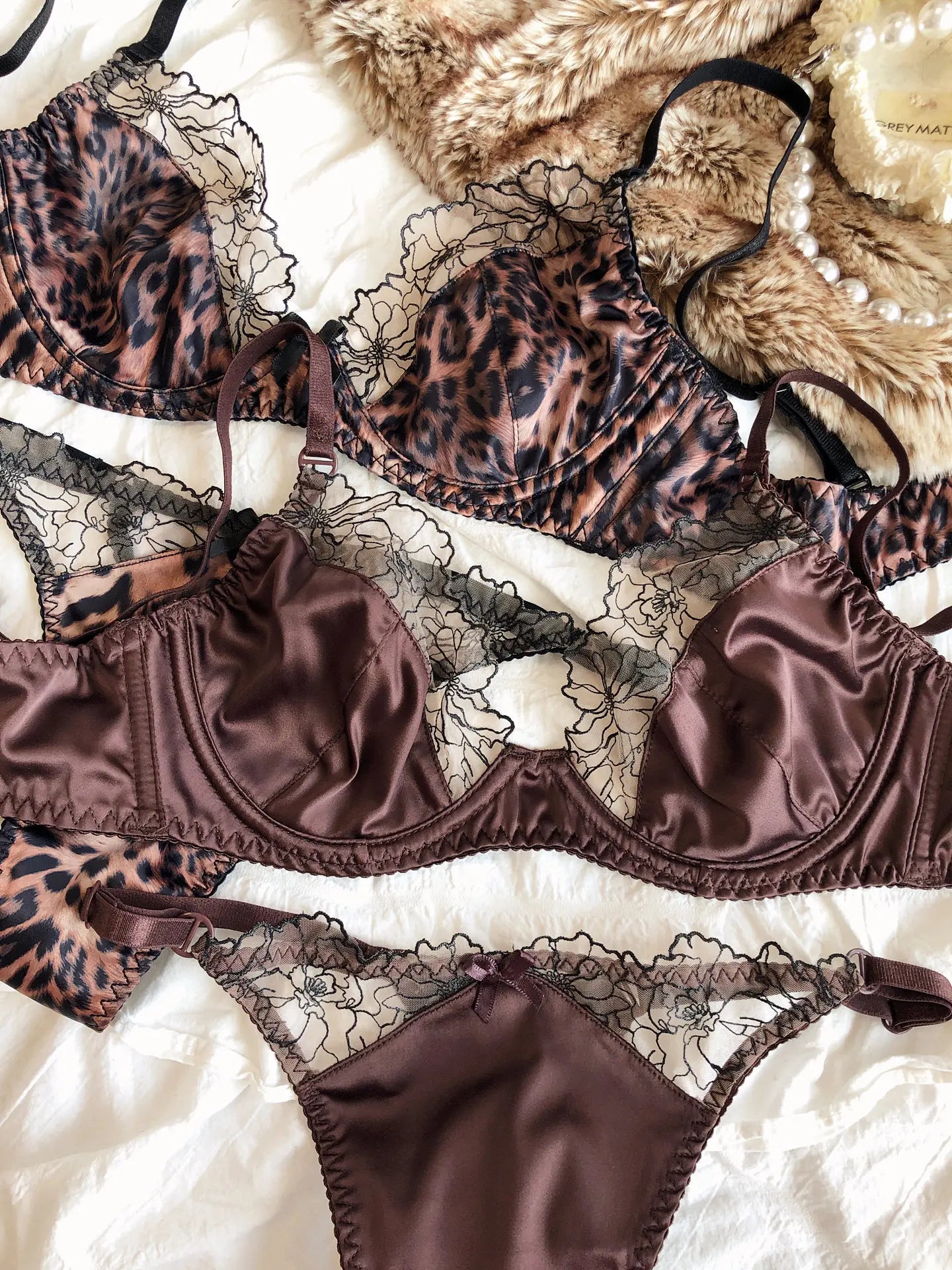 French Ultra Thin Women Lingerie Set Sexy Satin Lace Splicing Comfort Bras Leopard Print Temptation Bra and Thong Sets Underwear