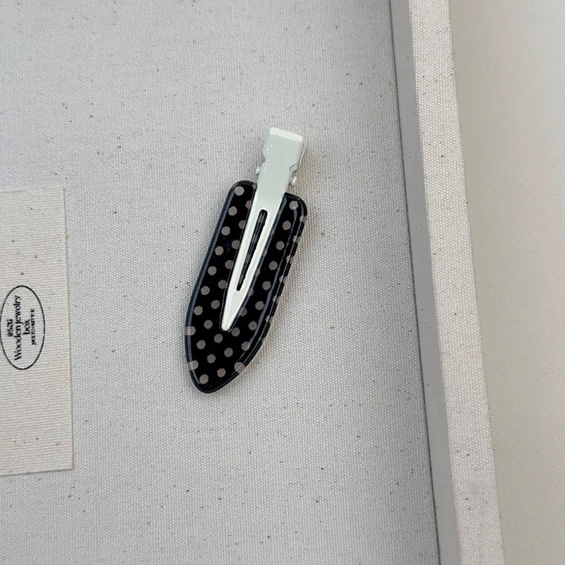4Pcs Black White Polka Dot Acrylic Hair Clips Secure Hold Suitable for Daily Wear Bb Hairclip Party Outfits Hair Accessories