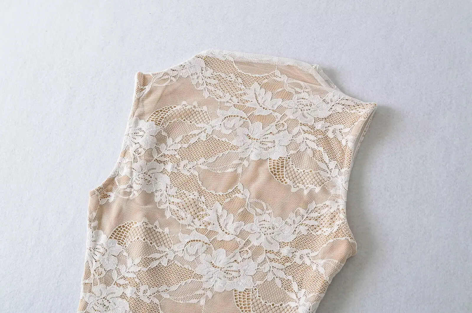 2025 Women's Summer Elegant Beige Black Sleeveless Lace Bodysuits Lady Luxury High Quality Street Bodycon Rompers Jumpsuits Tops
