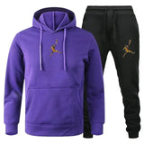 A 2-piece men's outdoor fitness sportswear set featuring a hooded long-sleeved sweatshirt, pullover and casual pants for autumn