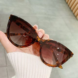 Large Frame Cat Eye Sunglasses Women New Retro Minimalist Style Gradient Sun Glasses High Quality Eyeglasses UV400