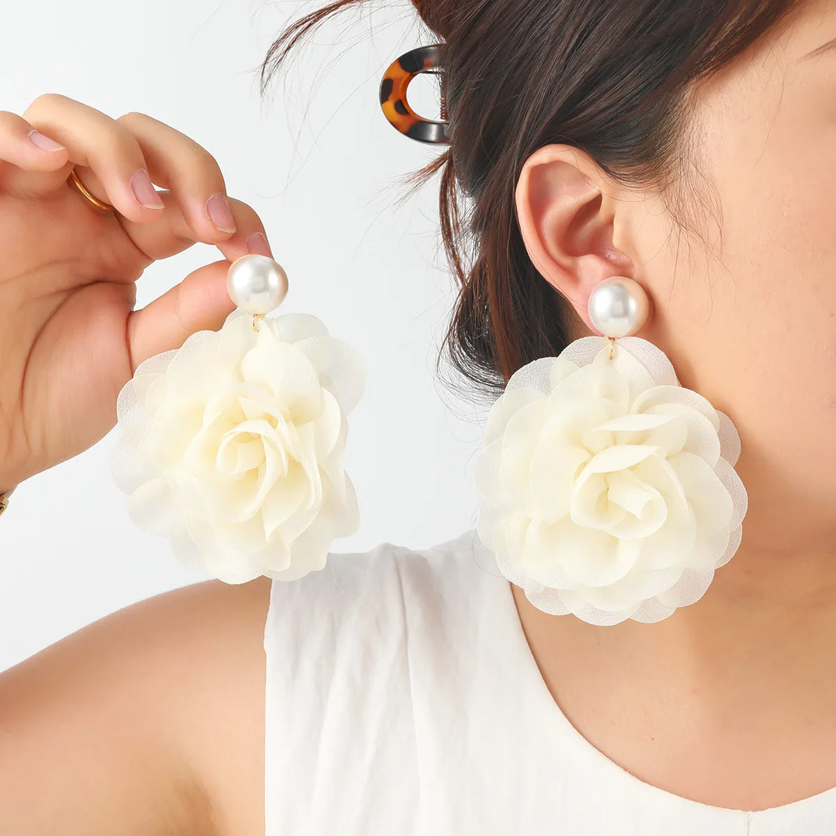 Chiffon flower multi-layer earrings, summer beach vacation style exaggerated earrings design, light luxury, niche