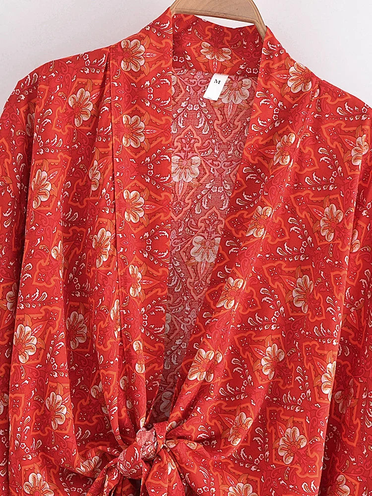 Boho Queens Red Floral Beach Kimono Short Robe Swimsuits Women Fashion Batwing Sleeves Rayon Bohemian Bikini Cover Ups Beachwear