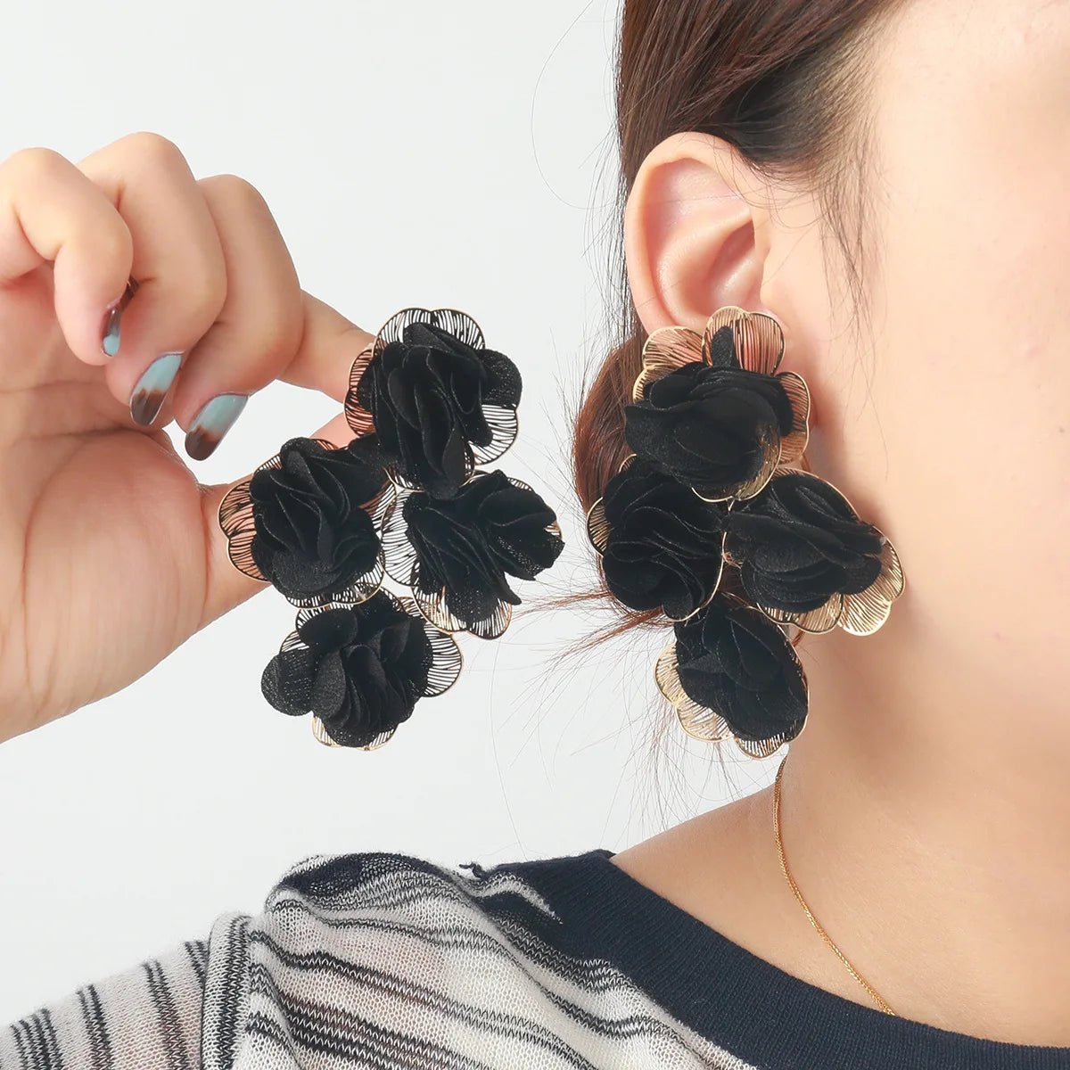 Chiffon flower multi-layer earrings, summer beach vacation style exaggerated earrings design, light luxury, niche