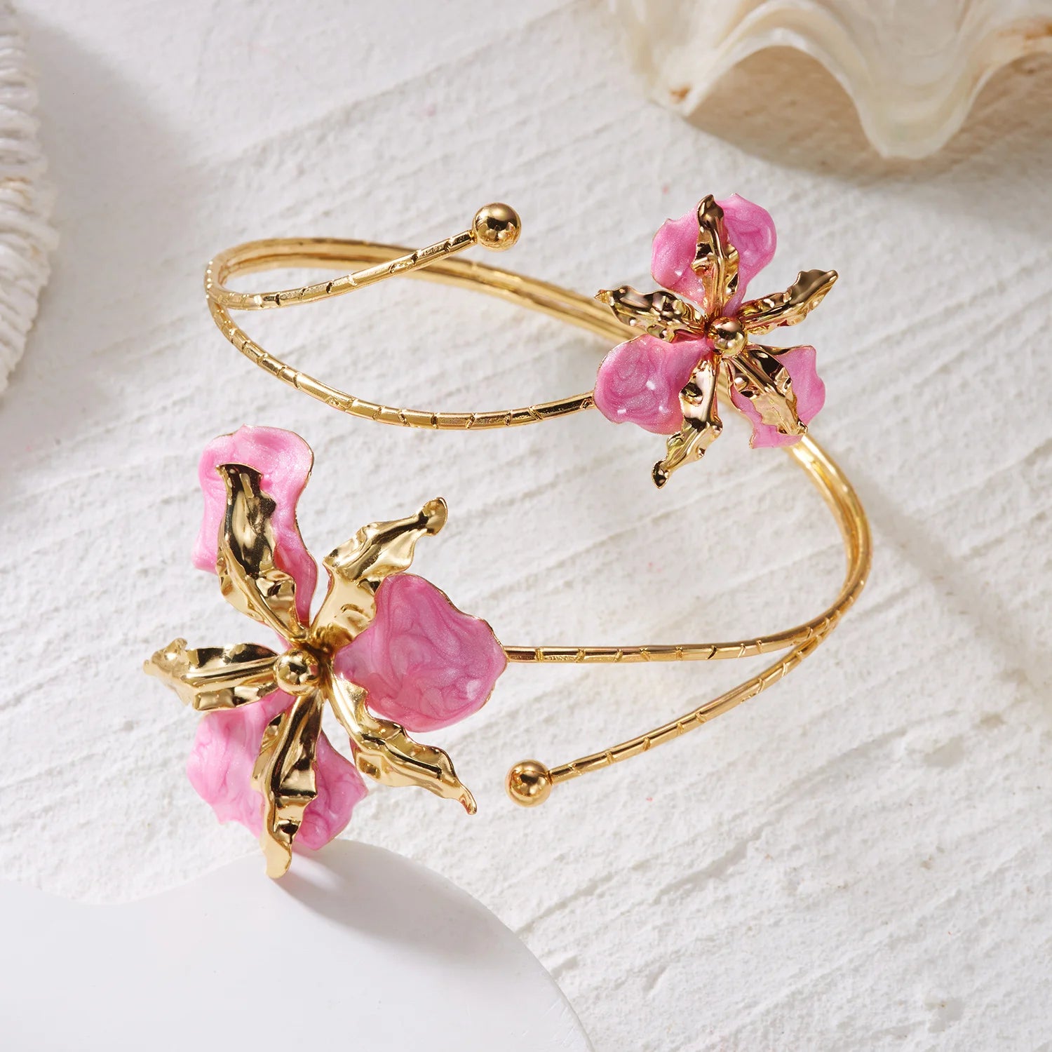 Bohemian Enamel Flower Cuff Bracelets for Women Fashion Gold Color Floral Upper Arm Open Bangle Beach Party Jewelry Gift
