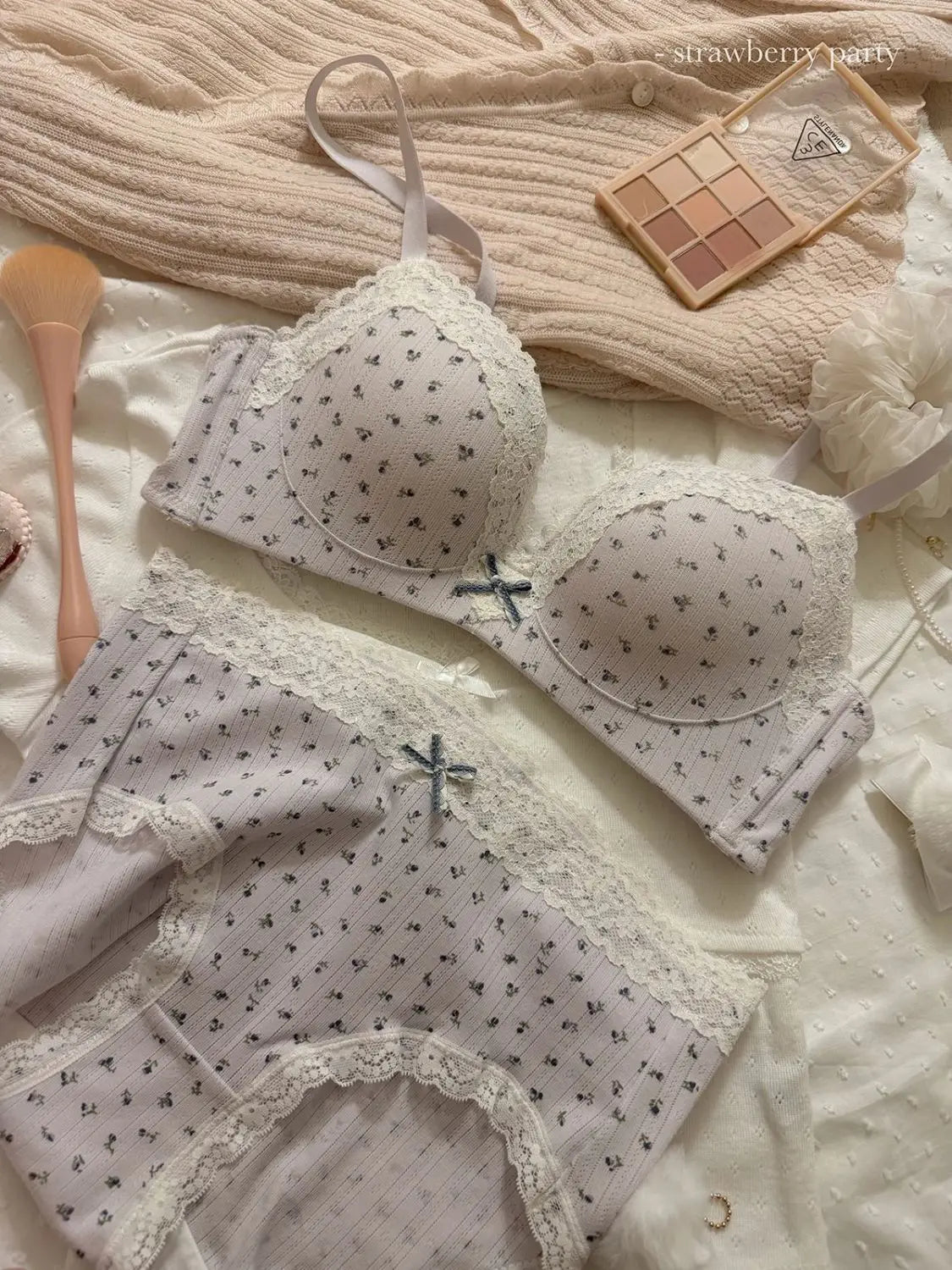Teenage Sexy Lace Floral Bra Set Comfortable Non-steel Ring Beauty Back Small Breasts Gathered up Support Anti-Sagging Bra Set