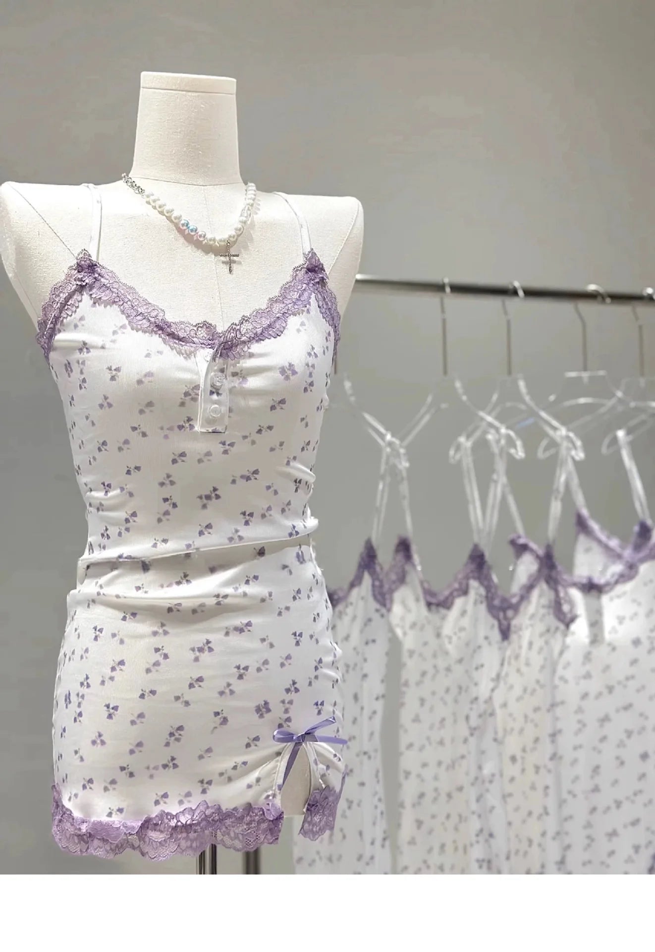 Trendy Pink Cherry Print Dress Women's Cute Fitted Mini Nightgown Lace Trim Detail Spaghetti Strap Summer Style New Fashion Hot