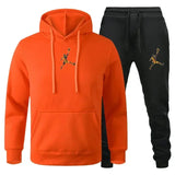 A 2-piece men's outdoor fitness sportswear set featuring a hooded long-sleeved sweatshirt, pullover and casual pants for autumn