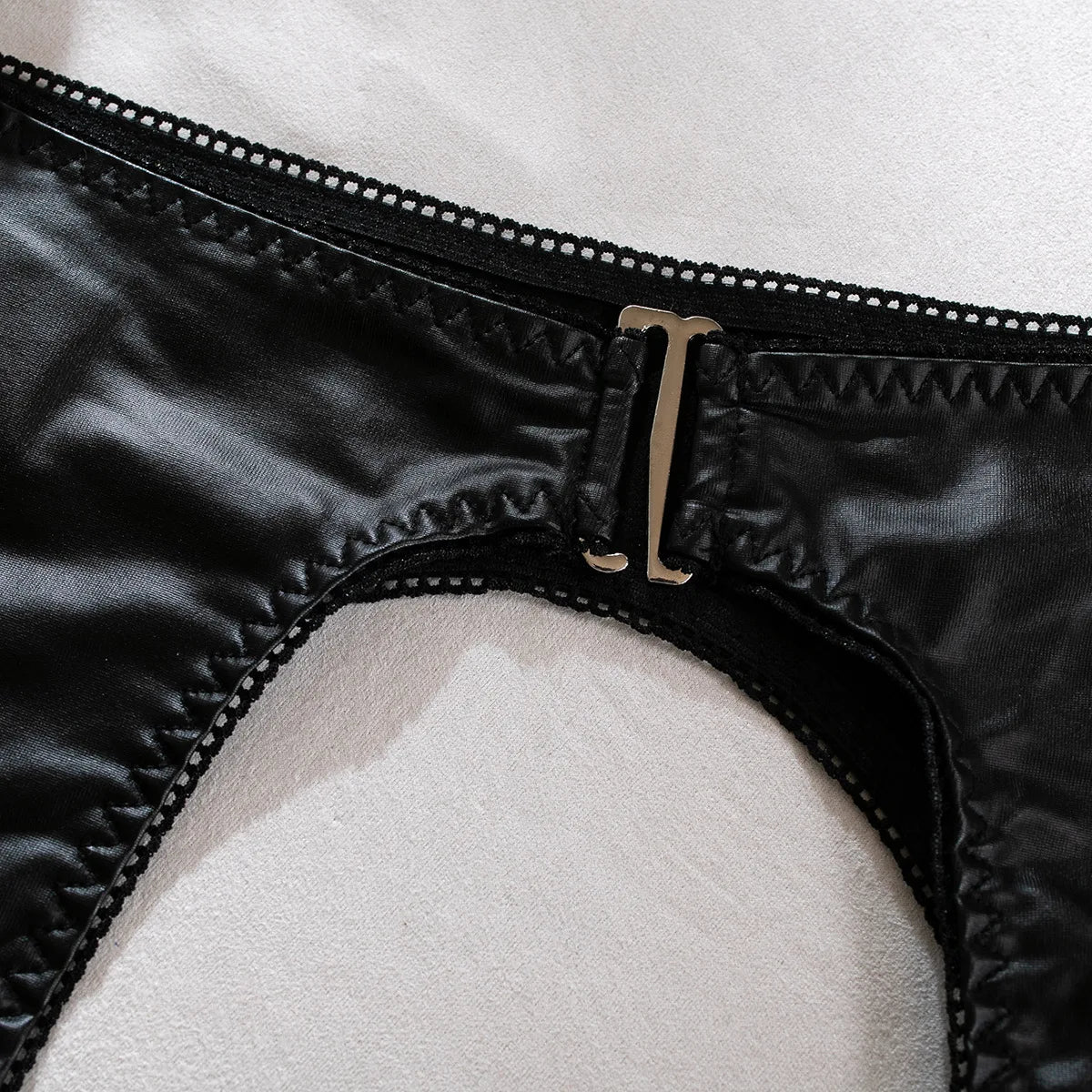 Sexy Hollow Out Leather Lingerie Set Women's Solid Simple Three Piece Underwear Set Female Sujetadores Transparente Para Mujeres