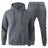 A 2-piece men's outdoor fitness sportswear set featuring a hooded long-sleeved sweatshirt, pullover and casual pants for autumn