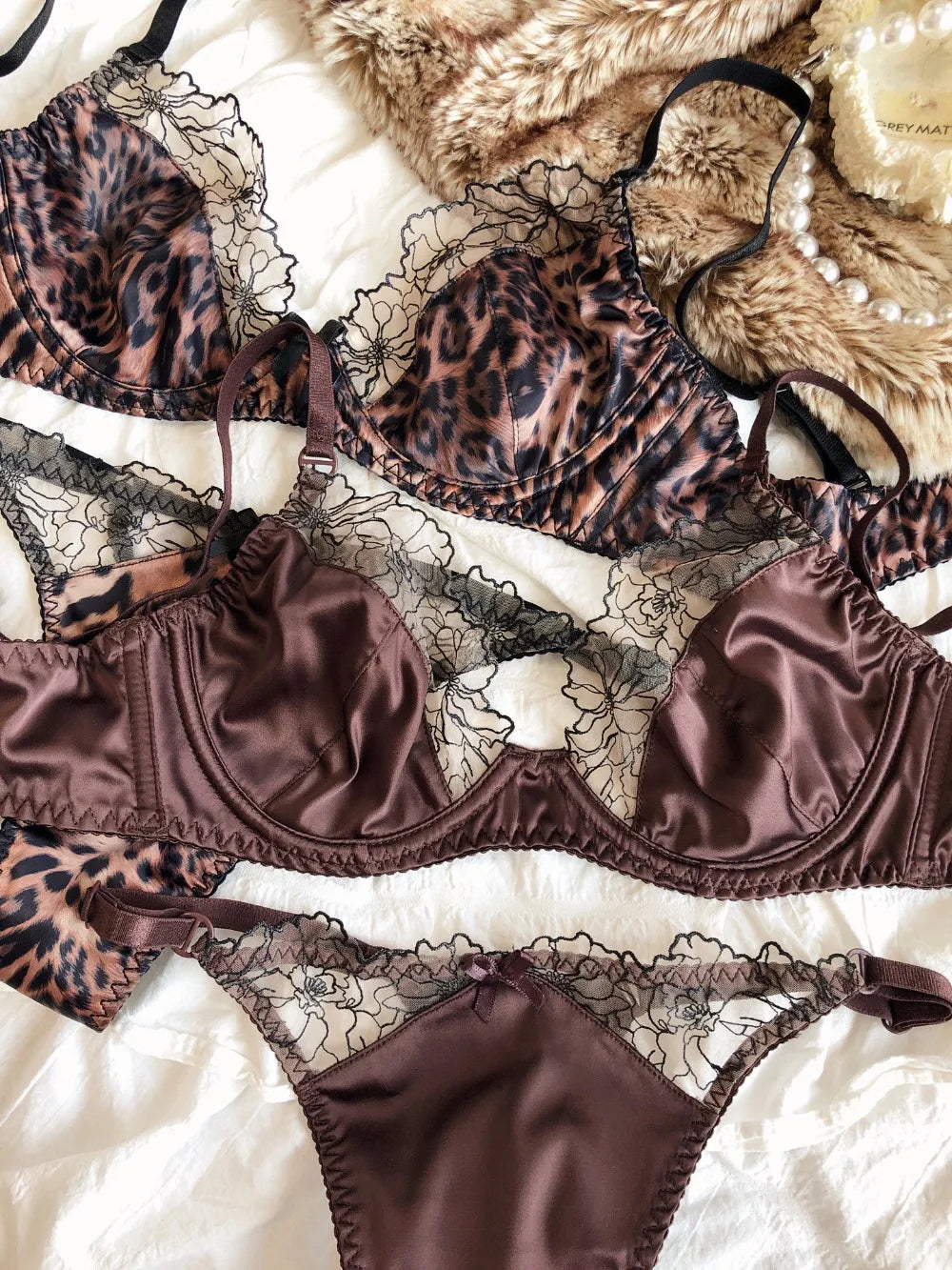 French Ultra Thin Women Lingerie Set Sexy Satin Lace Splicing Comfort Bras Leopard Print Temptation Bra and Thong Sets Underwear