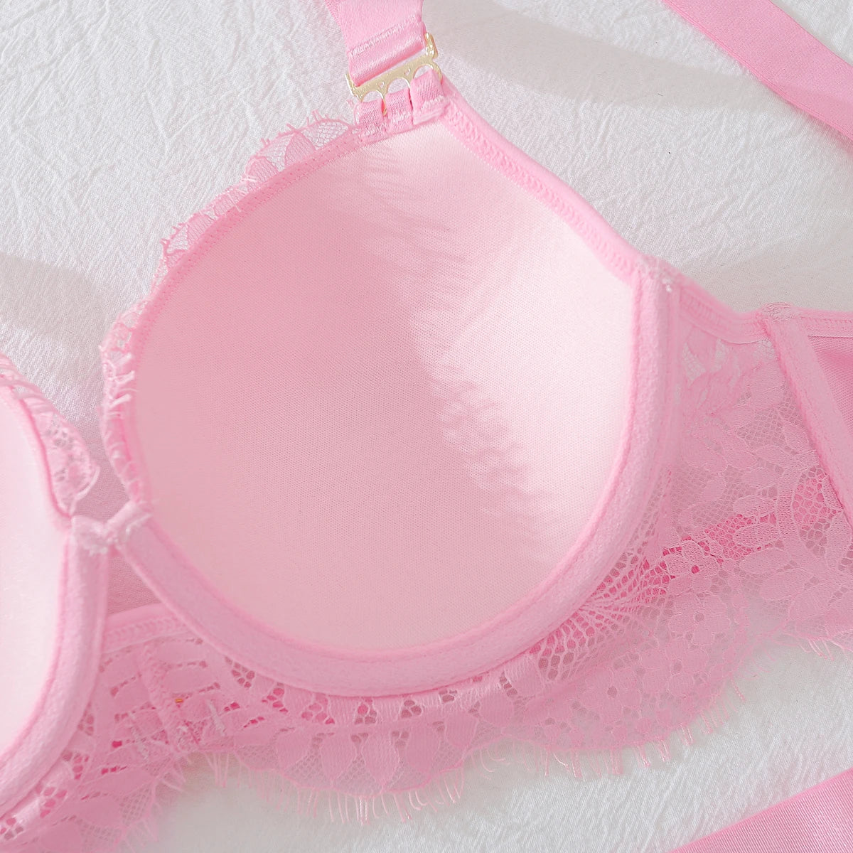 Pure desire hollow out three piece set, complex craftsmanship embroidery hollow out gathering fun set